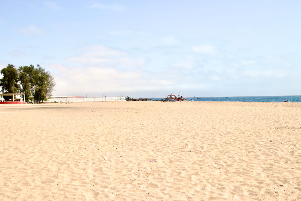 Banhistas na Praia das Casuarinas